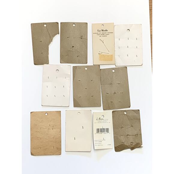 Buttons Vintage Lot 10 La Mode le chic Landsing Exquisit Le Button on Cards - Picture 7 of 16